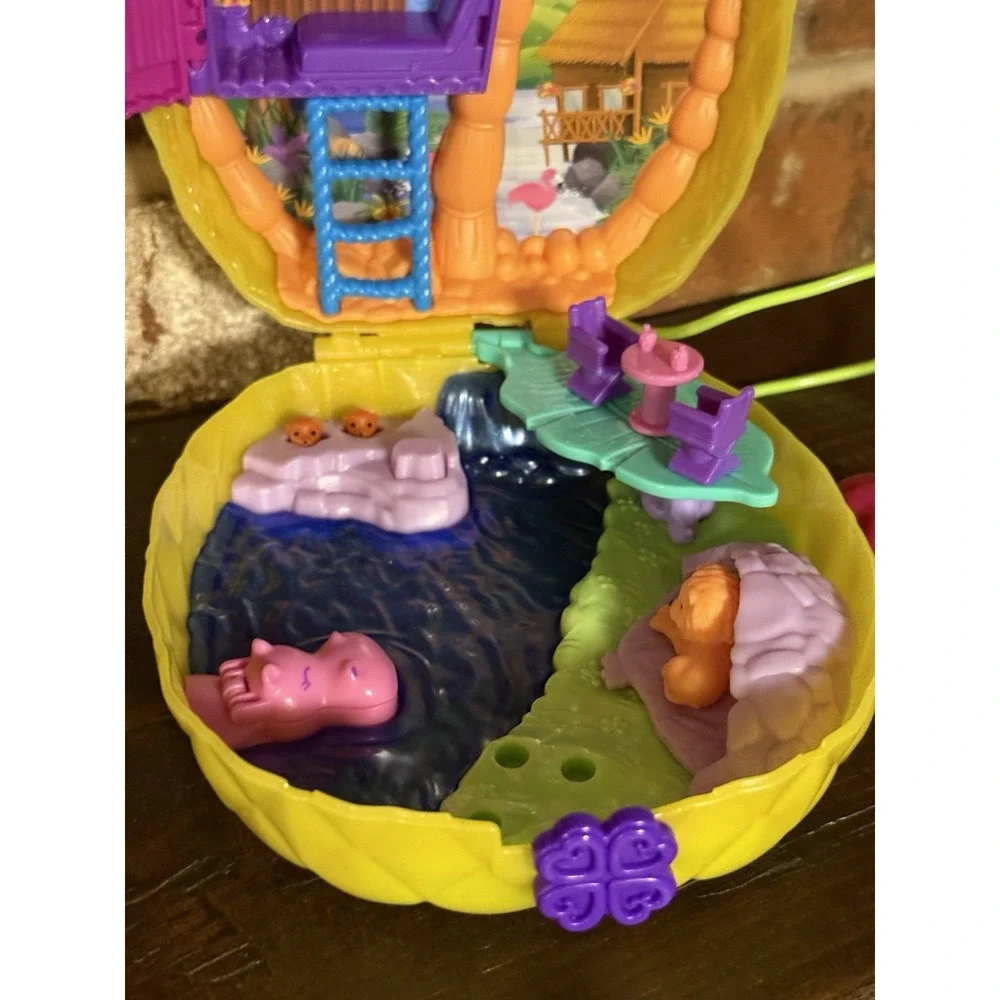 Polly Pocket Tropicool Pineapple Wearable Purse Compact Playset Jungle Adventure